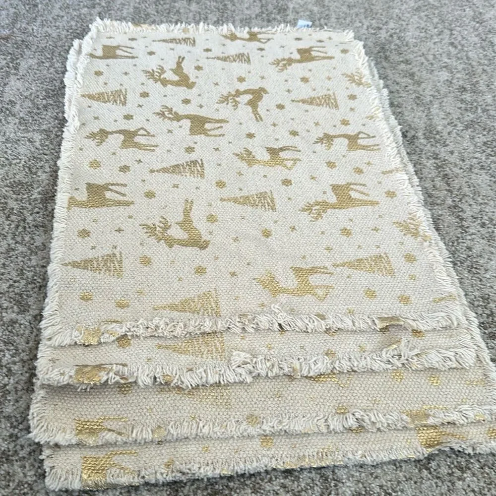 4 Nicole Miller Home Christmas Reindeer Placemats Beige Gold (4)